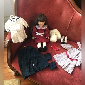 American Girl Samantha 1990’s Retired Excellent shape. Includes multiple outfits